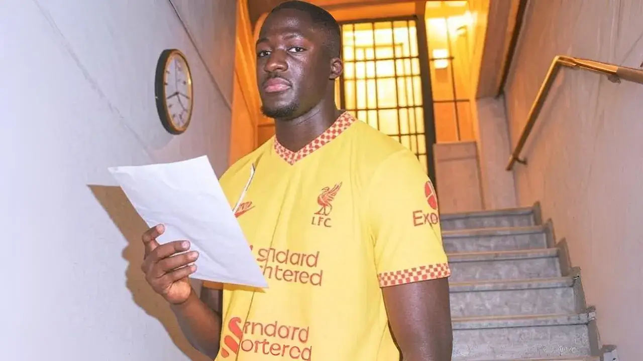 Konaté’s unsigned form marks Madrid’s hour A crumpled contract beneath a ticking clock reflects Madrid’s mastery of moments left unanswered.